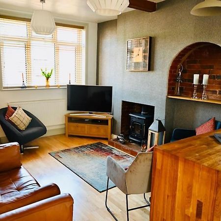 Gaia Villa Lichfield Ngoại thất bức ảnh