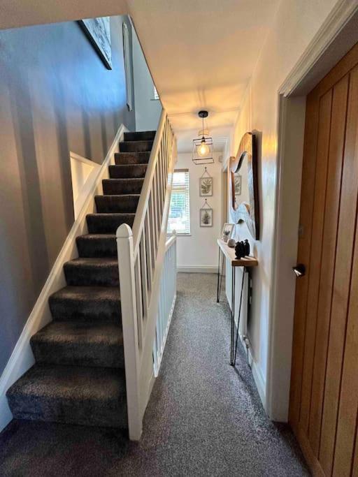 Gaia Villa Lichfield Ngoại thất bức ảnh